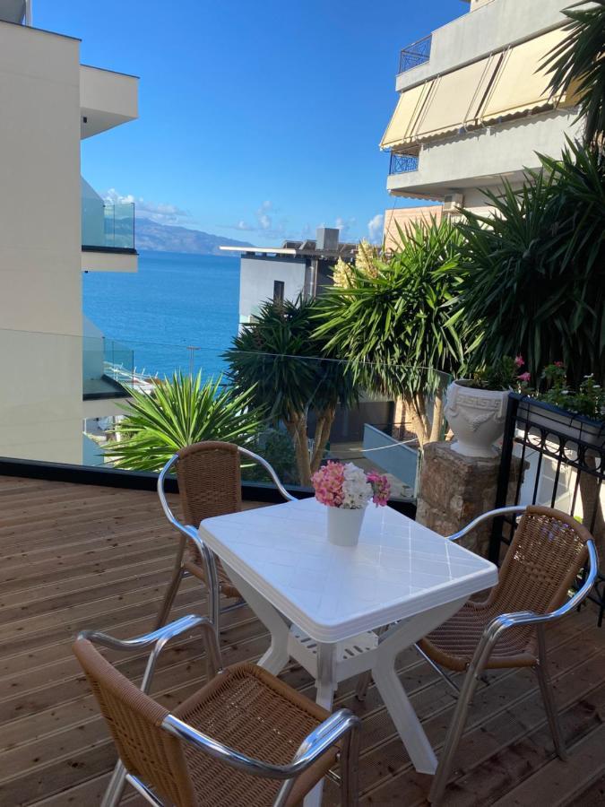 Apartamente Berti'S Garden Sarandë エクステリア 写真