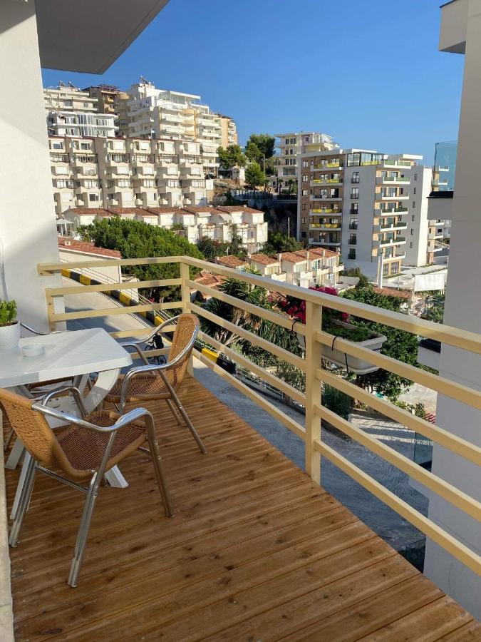 Apartamente Berti'S Garden Sarandë エクステリア 写真