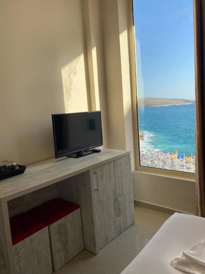 Apartamente Berti'S Garden Sarandë エクステリア 写真