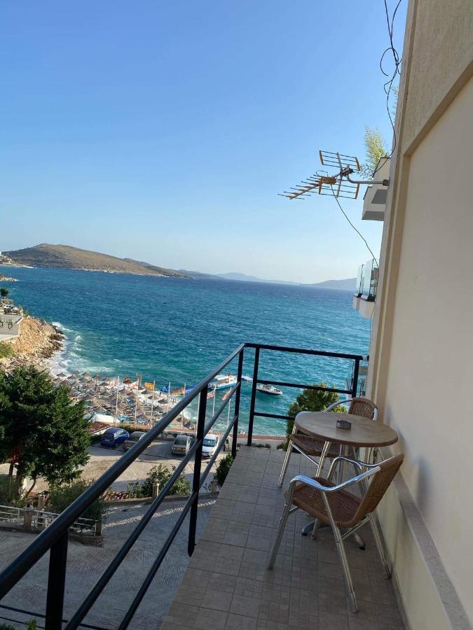 Apartamente Berti'S Garden Sarandë エクステリア 写真