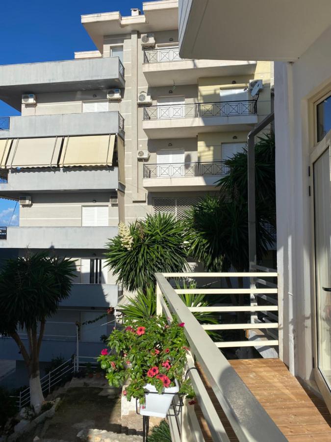 Apartamente Berti'S Garden Sarandë エクステリア 写真