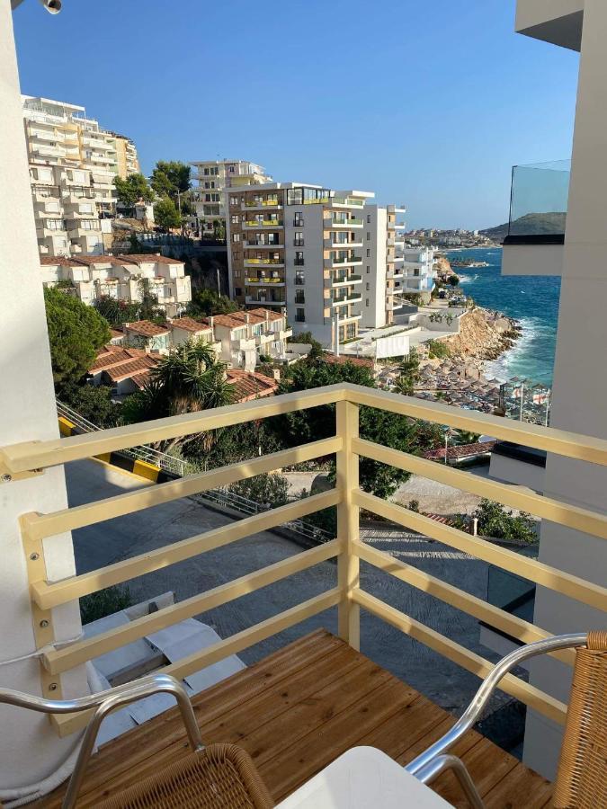 Apartamente Berti'S Garden Sarandë エクステリア 写真