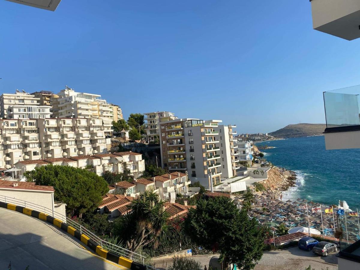 Apartamente Berti'S Garden Sarandë エクステリア 写真