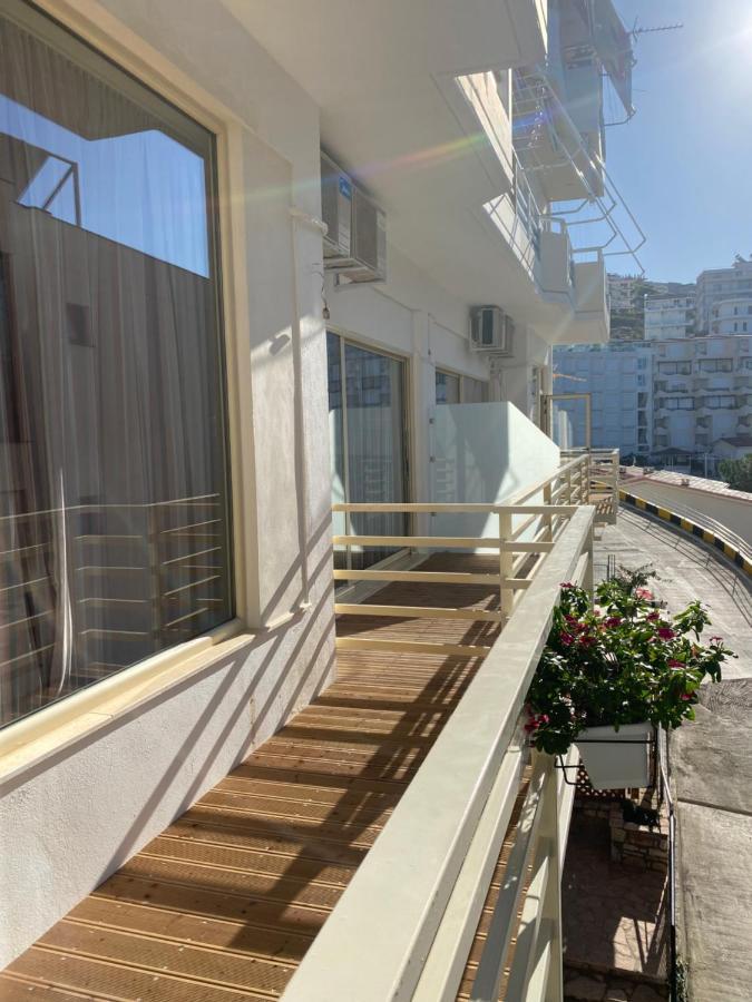 Apartamente Berti'S Garden Sarandë エクステリア 写真