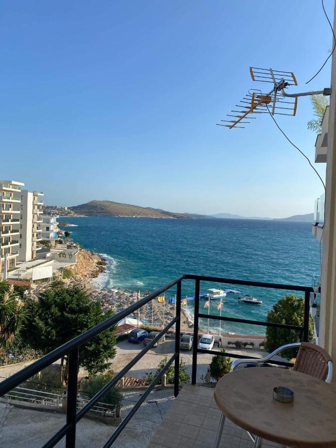 Apartamente Berti'S Garden Sarandë エクステリア 写真