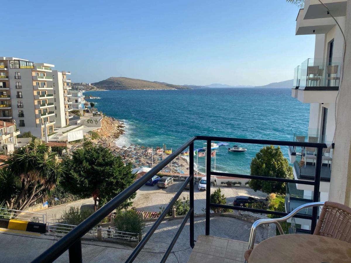 Apartamente Berti'S Garden Sarandë エクステリア 写真
