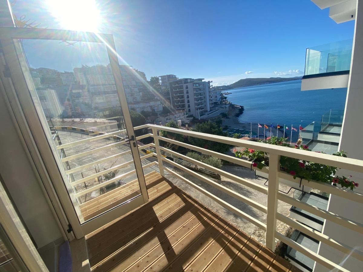 Apartamente Berti'S Garden Sarandë エクステリア 写真