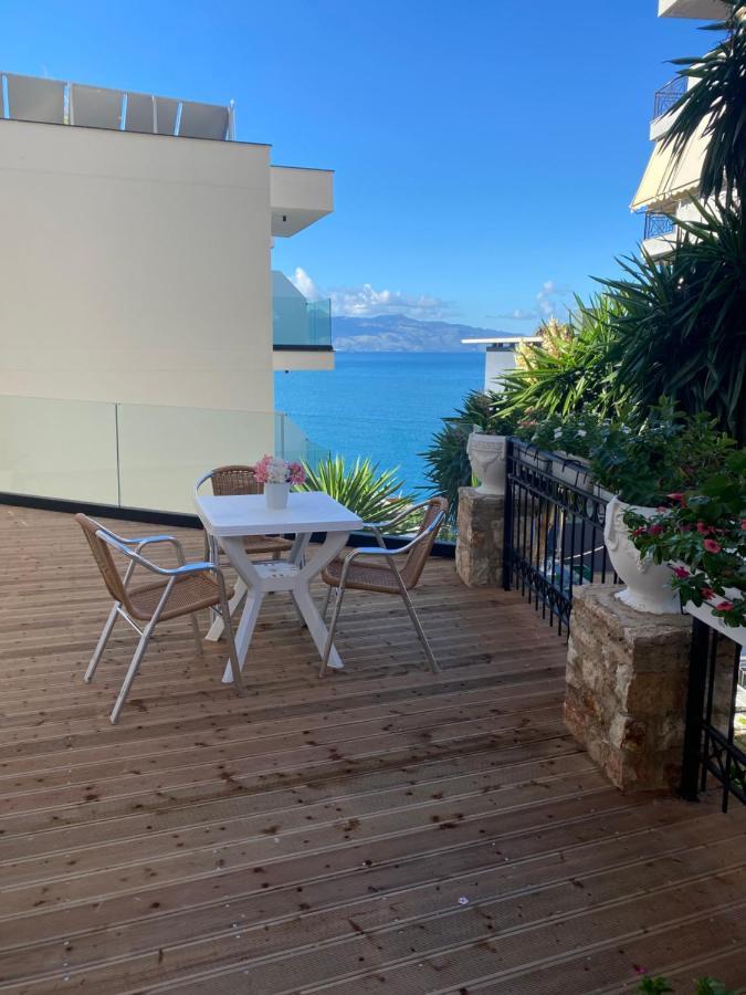 Apartamente Berti'S Garden Sarandë エクステリア 写真