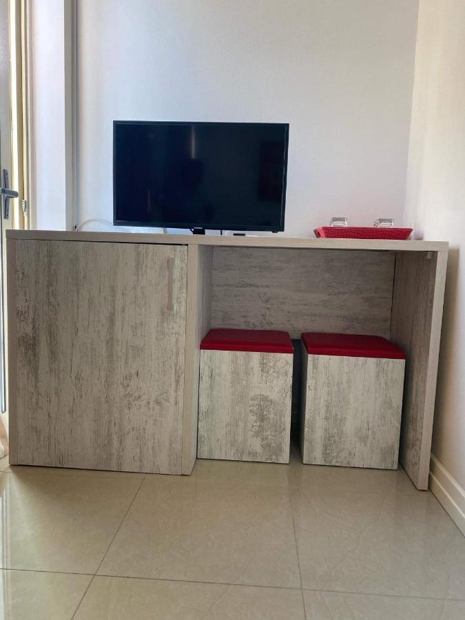 Apartamente Berti'S Garden Sarandë エクステリア 写真