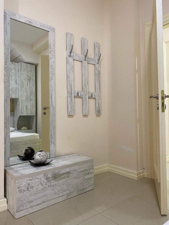 Apartamente Berti'S Garden Sarandë エクステリア 写真