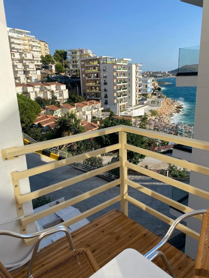 Apartamente Berti'S Garden Sarandë エクステリア 写真