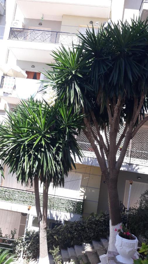 Apartamente Berti'S Garden Sarandë エクステリア 写真