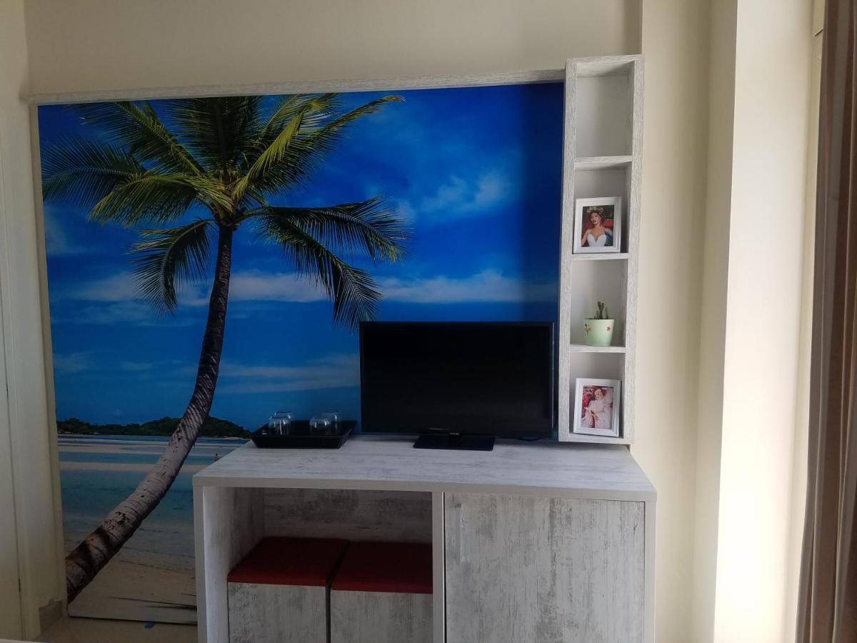 Apartamente Berti'S Garden Sarandë エクステリア 写真