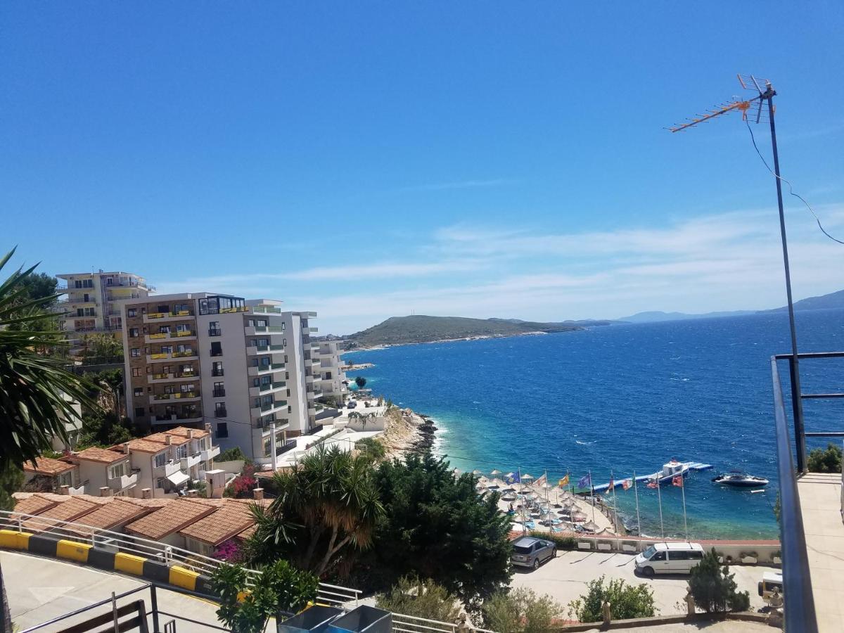 Apartamente Berti'S Garden Sarandë エクステリア 写真
