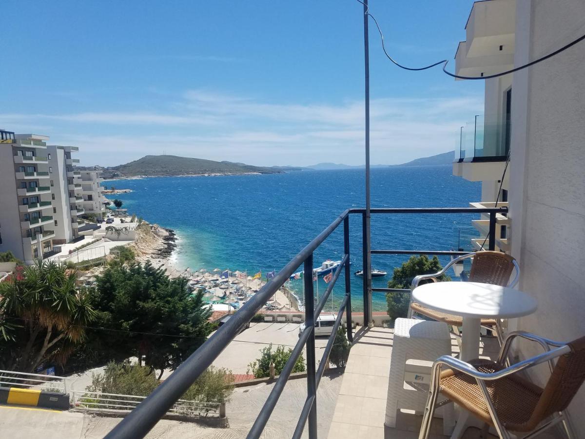 Apartamente Berti'S Garden Sarandë エクステリア 写真