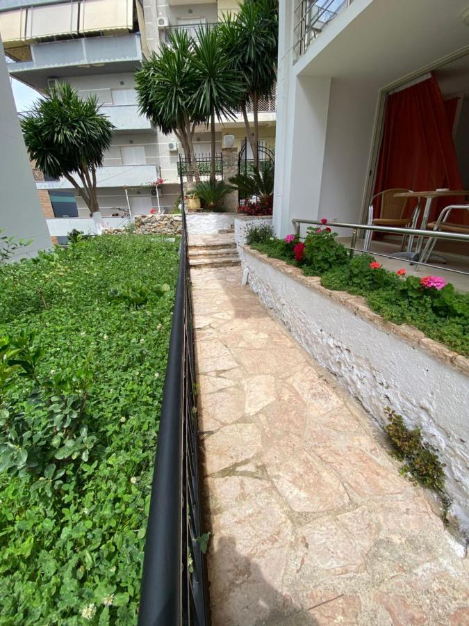 Apartamente Berti'S Garden Sarandë エクステリア 写真